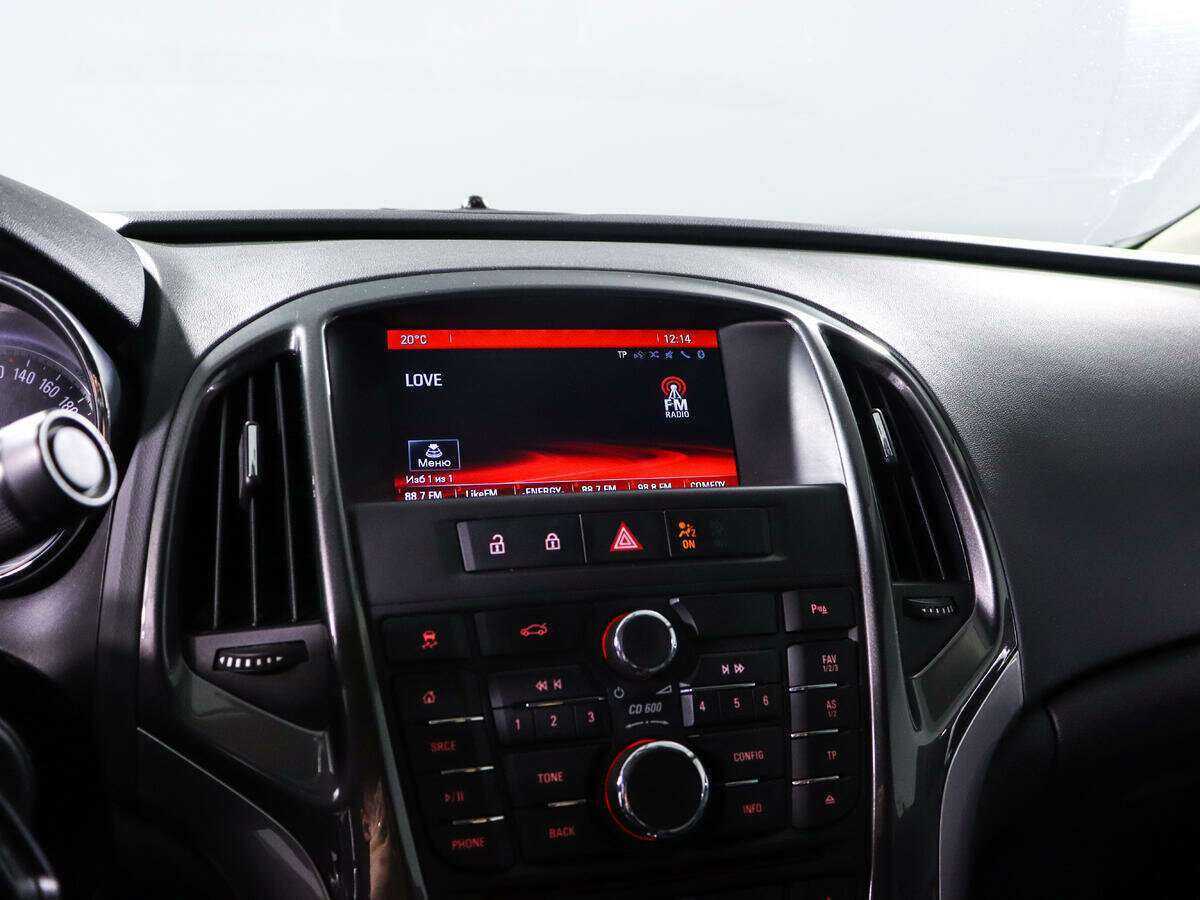 Opel Astra с пробегом — 2014 год. Фото: #11