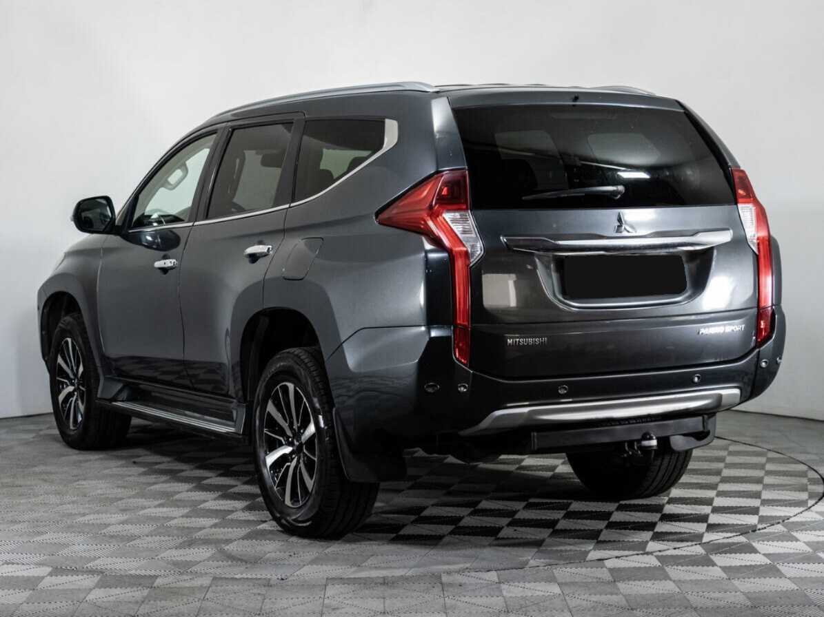 Mitsubishi Pajero Sport с пробегом — 2018 год. Фото: #5