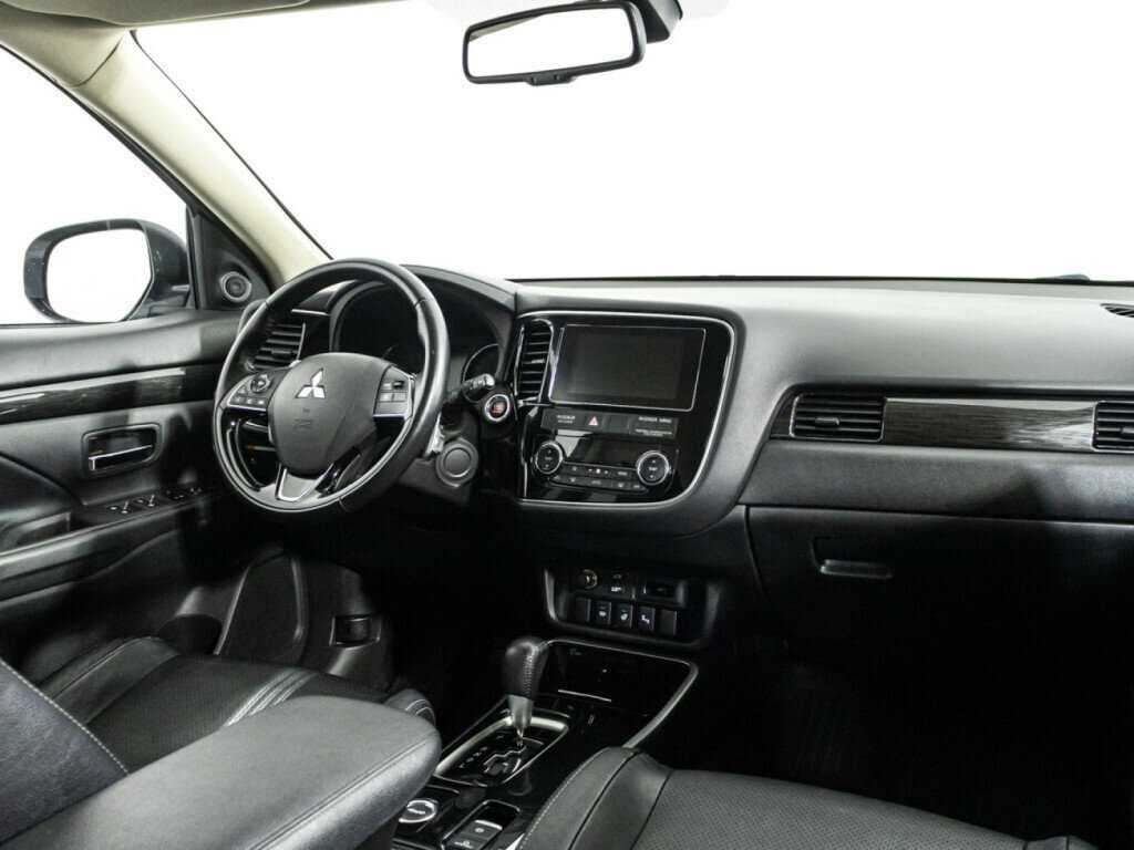Mitsubishi Outlander с пробегом — 2018 год. Фото: #8