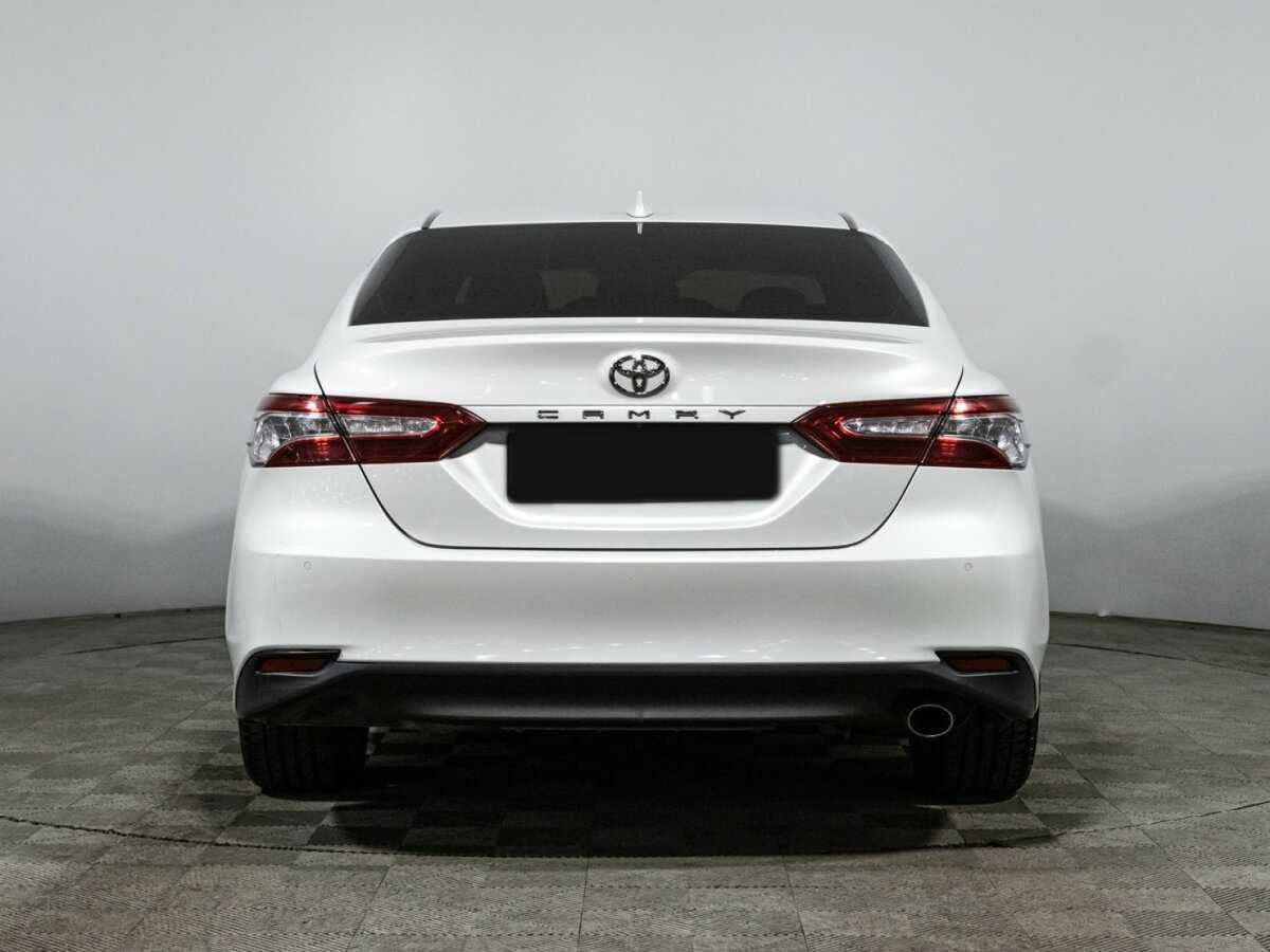 Toyota Camry с пробегом — 2018 год. Фото: #5