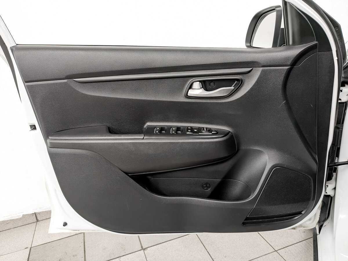 Kia Rio с пробегом — 2020 год. Фото: #17