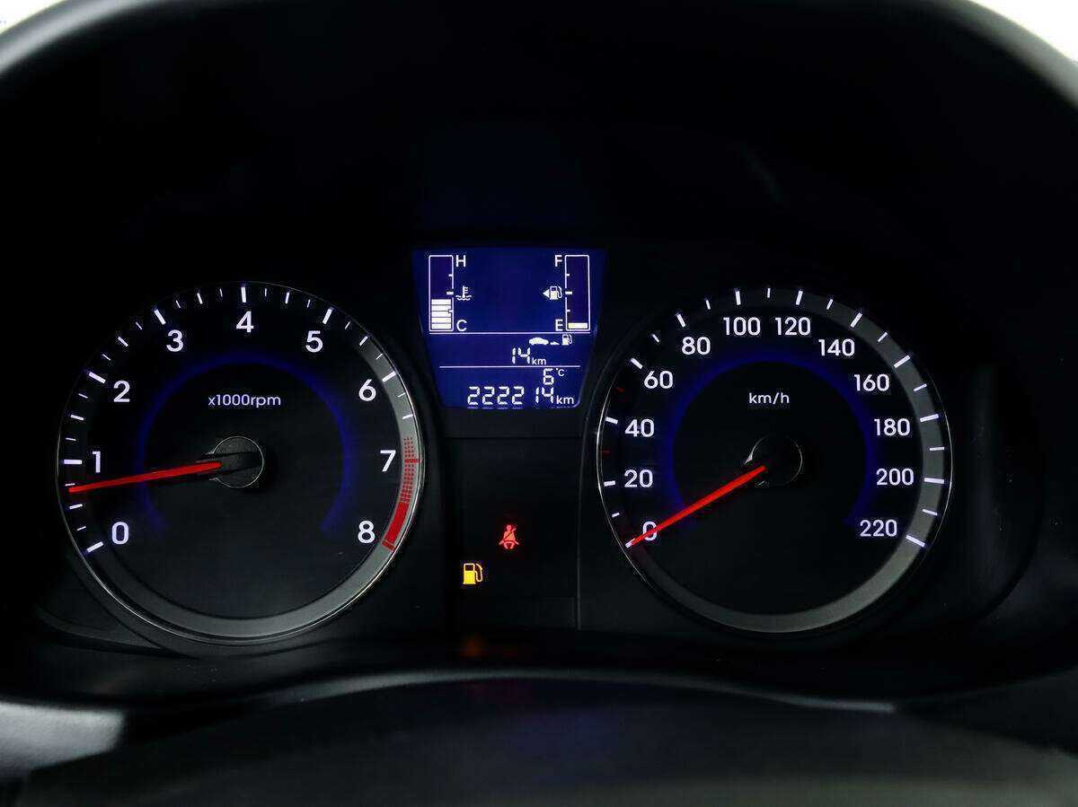 Hyundai Solaris с пробегом — 2016 год. Фото: #13