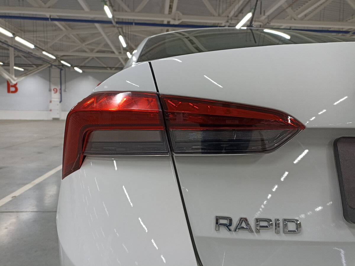 Skoda Rapid с пробегом — 2021 год. Фото: #8
