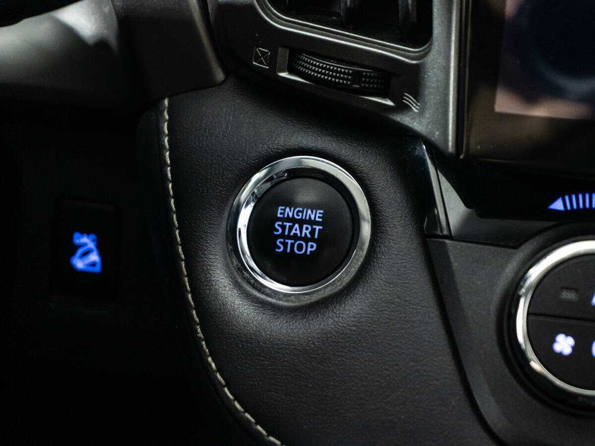 Toyota RAV4 с пробегом — 2016 год. Фото: #16