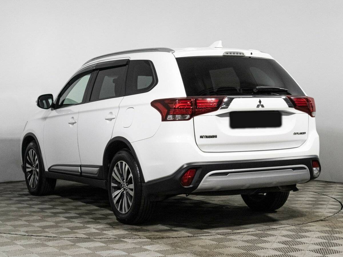 Mitsubishi Outlander с пробегом — 2018 год. Фото: #6