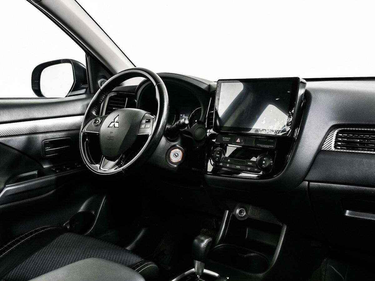 Mitsubishi Outlander с пробегом — 2016 год. Фото: #8