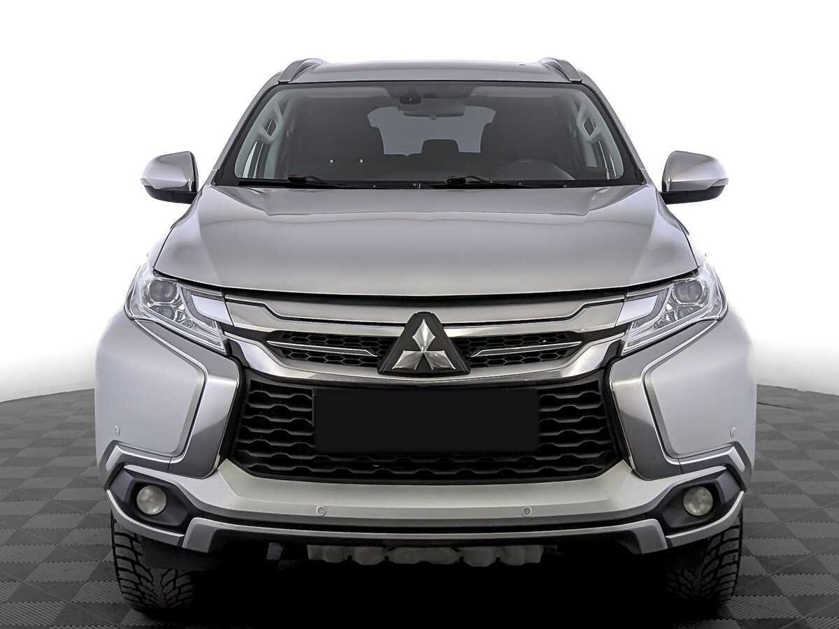 Mitsubishi Pajero Sport с пробегом — 2018 год. Фото: #1