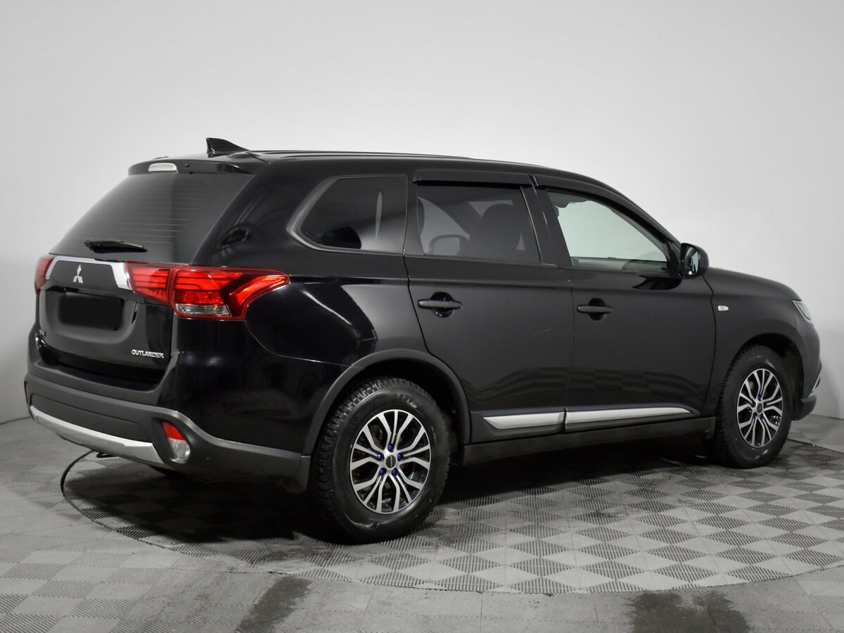 Mitsubishi Outlander с пробегом — 2018 год. Фото: #3