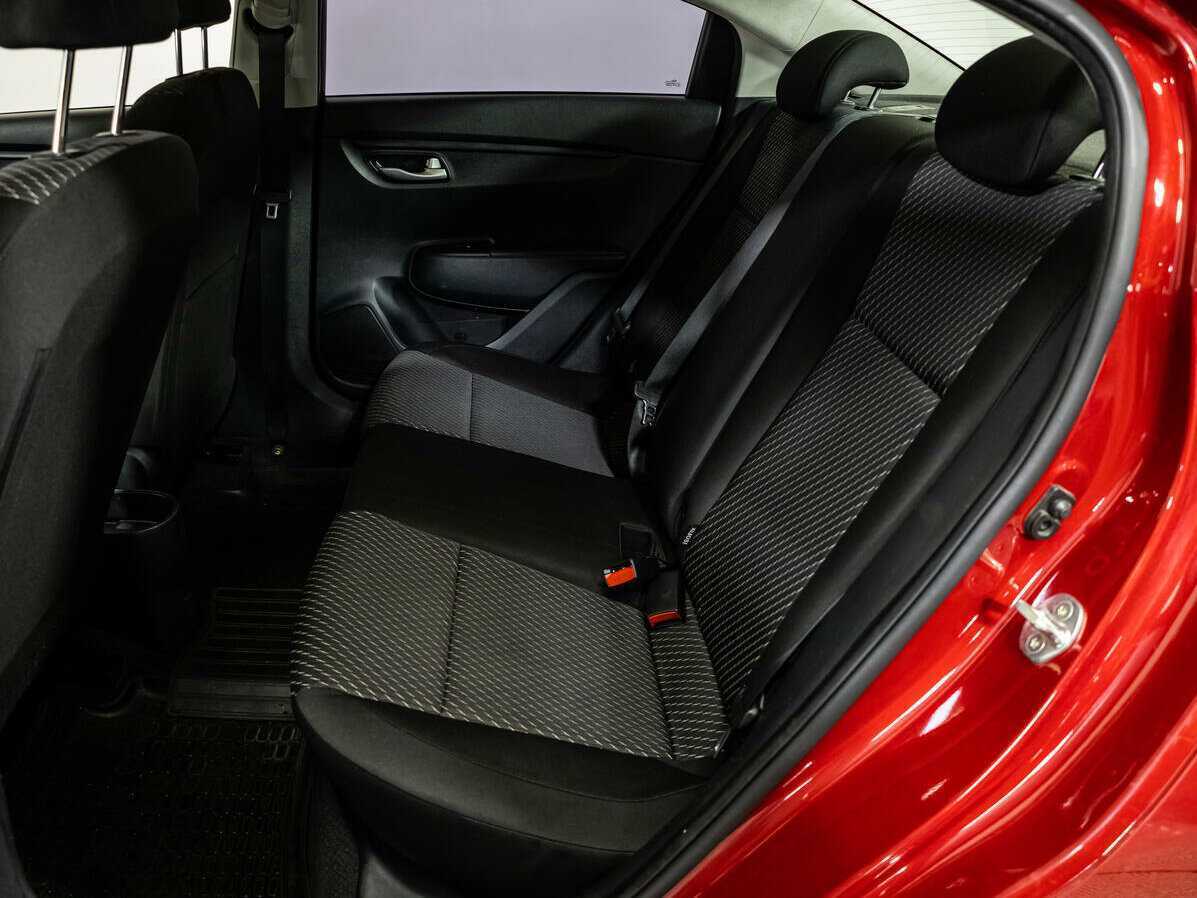 Kia Rio с пробегом — 2017 год. Фото: #9