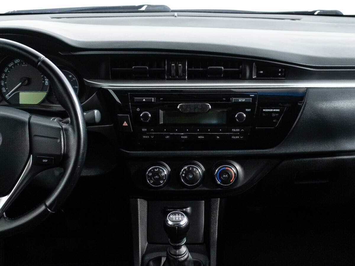 Toyota Corolla с пробегом — 2015 год. Фото: #13