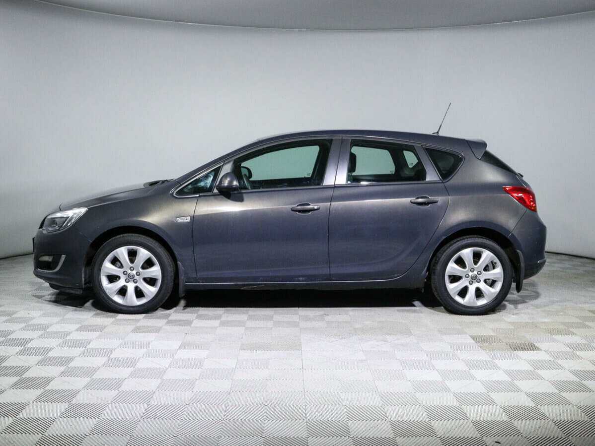 Opel Astra с пробегом — 2012 год. Фото: #7