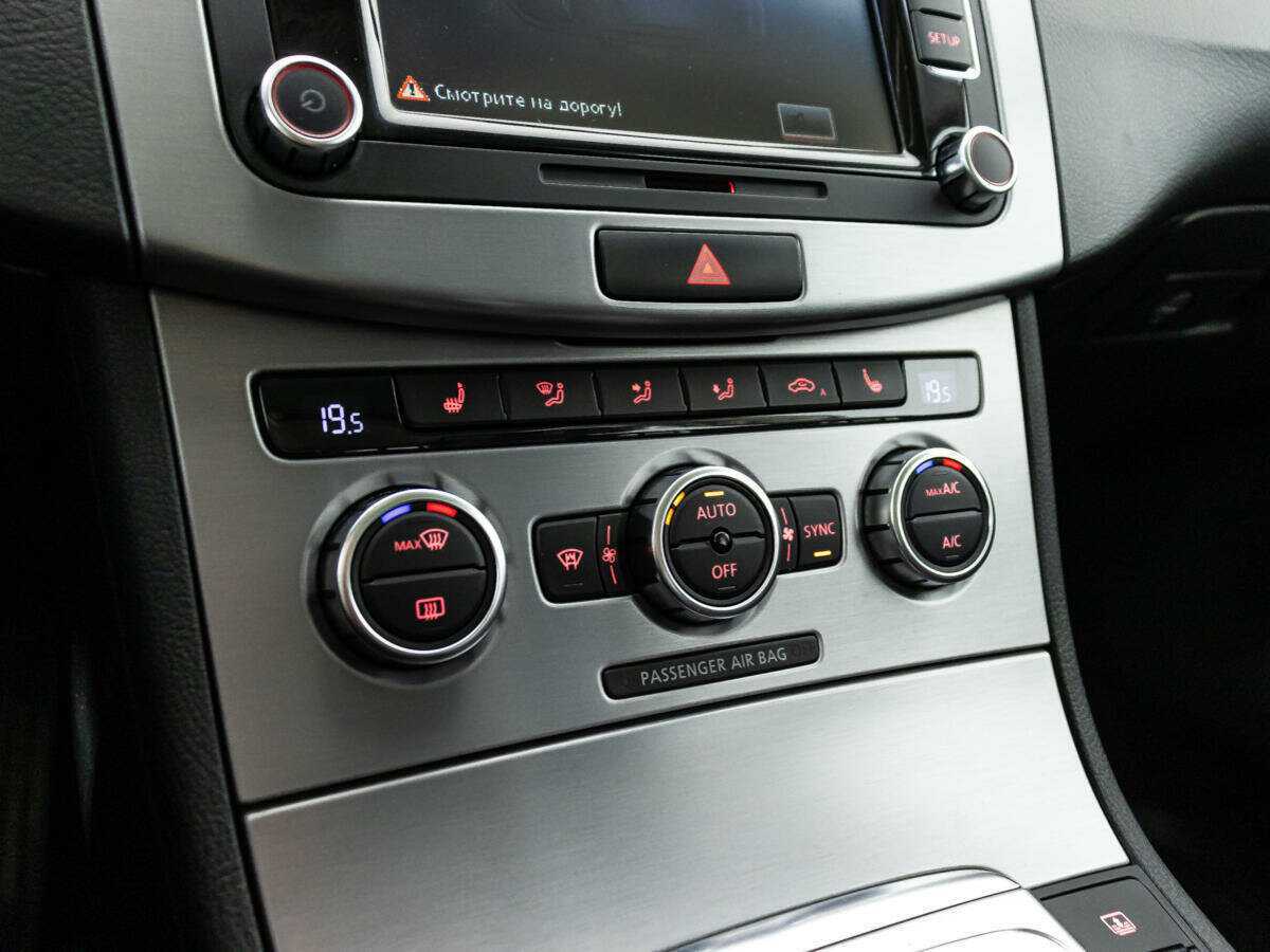 Volkswagen Passat CC с пробегом — 2013 год. Фото: #15