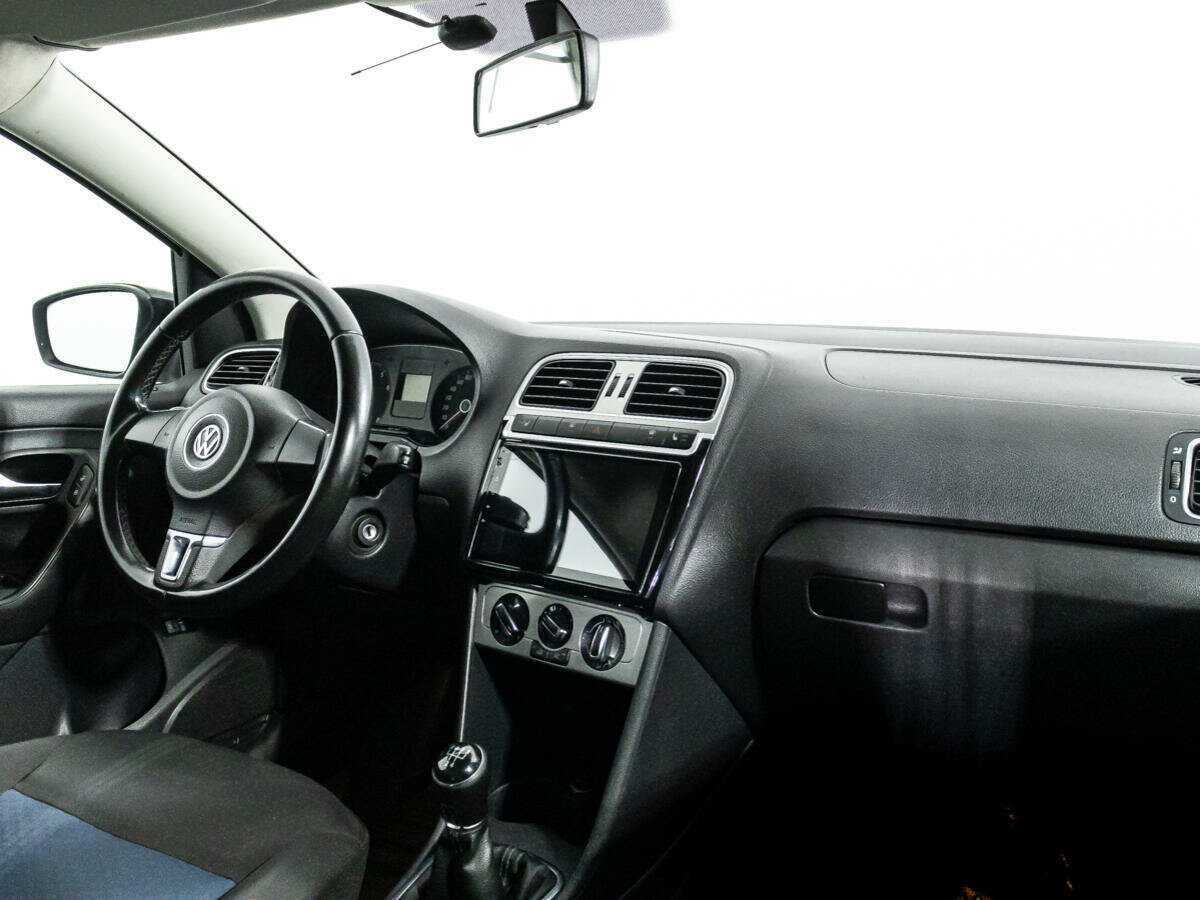 Volkswagen Polo с пробегом — 2013 год. Фото: #8