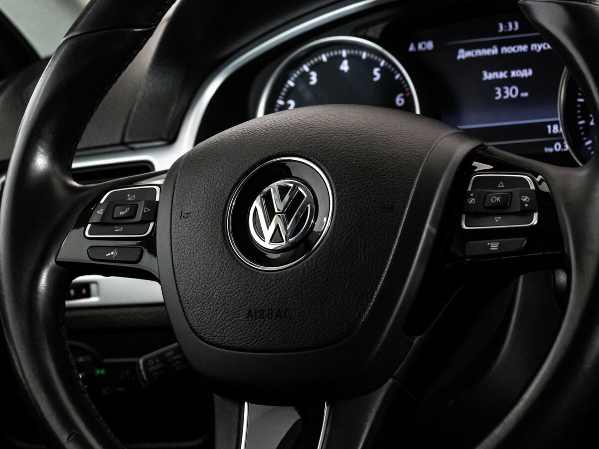 Volkswagen Touareg с пробегом — 2012 год. Фото: #9