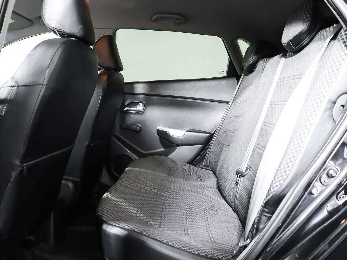 Kia Rio с пробегом — 2013 год. Фото: #9