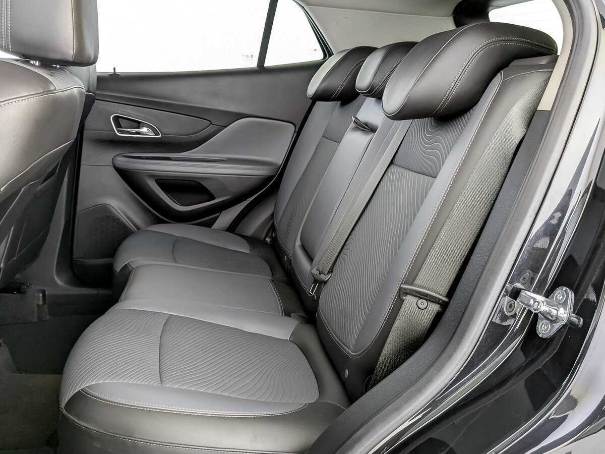 Opel Mokka с пробегом — 2013 год. Фото: #11