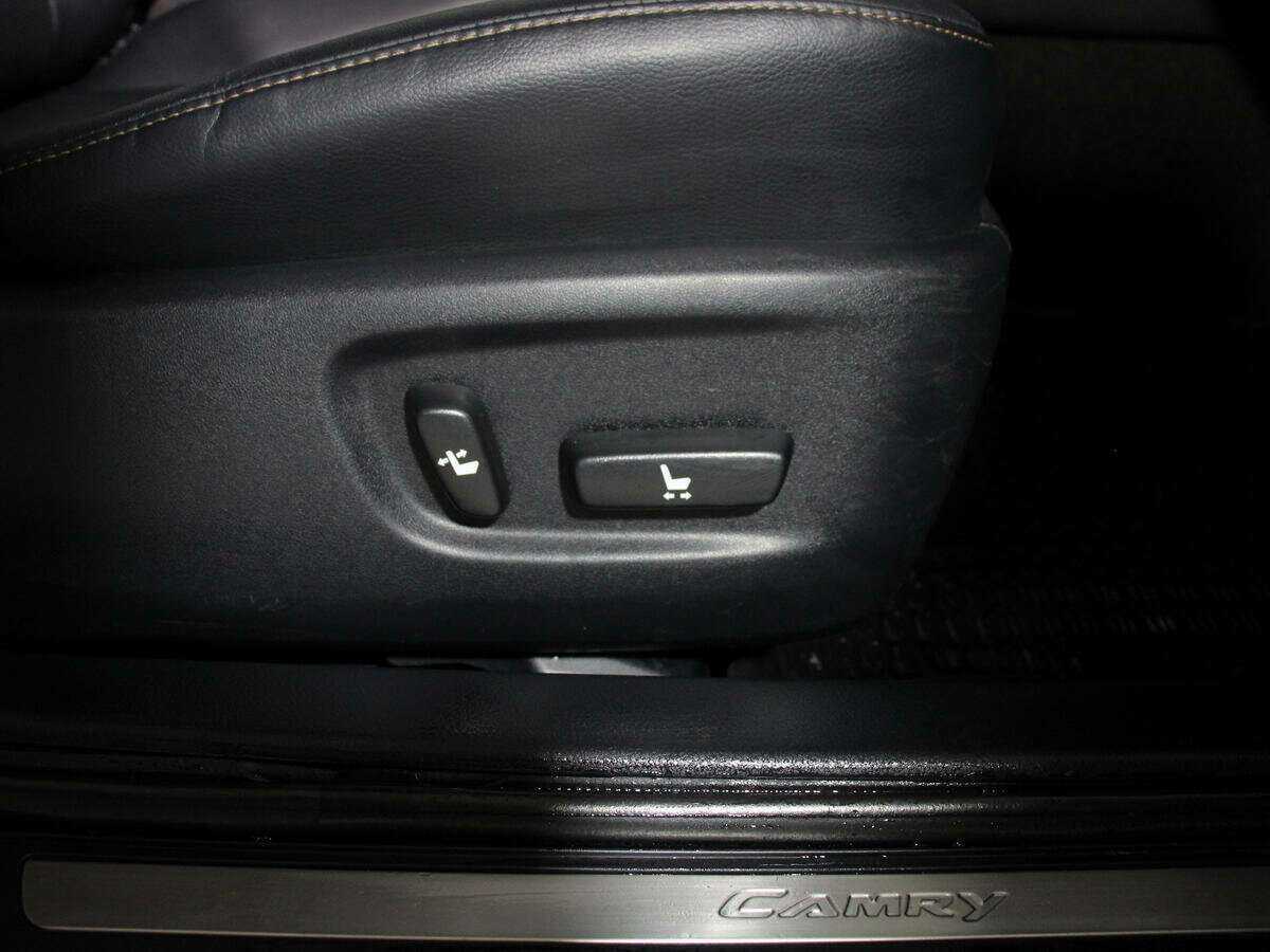 Toyota Camry с пробегом — 2018 год. Фото: #14