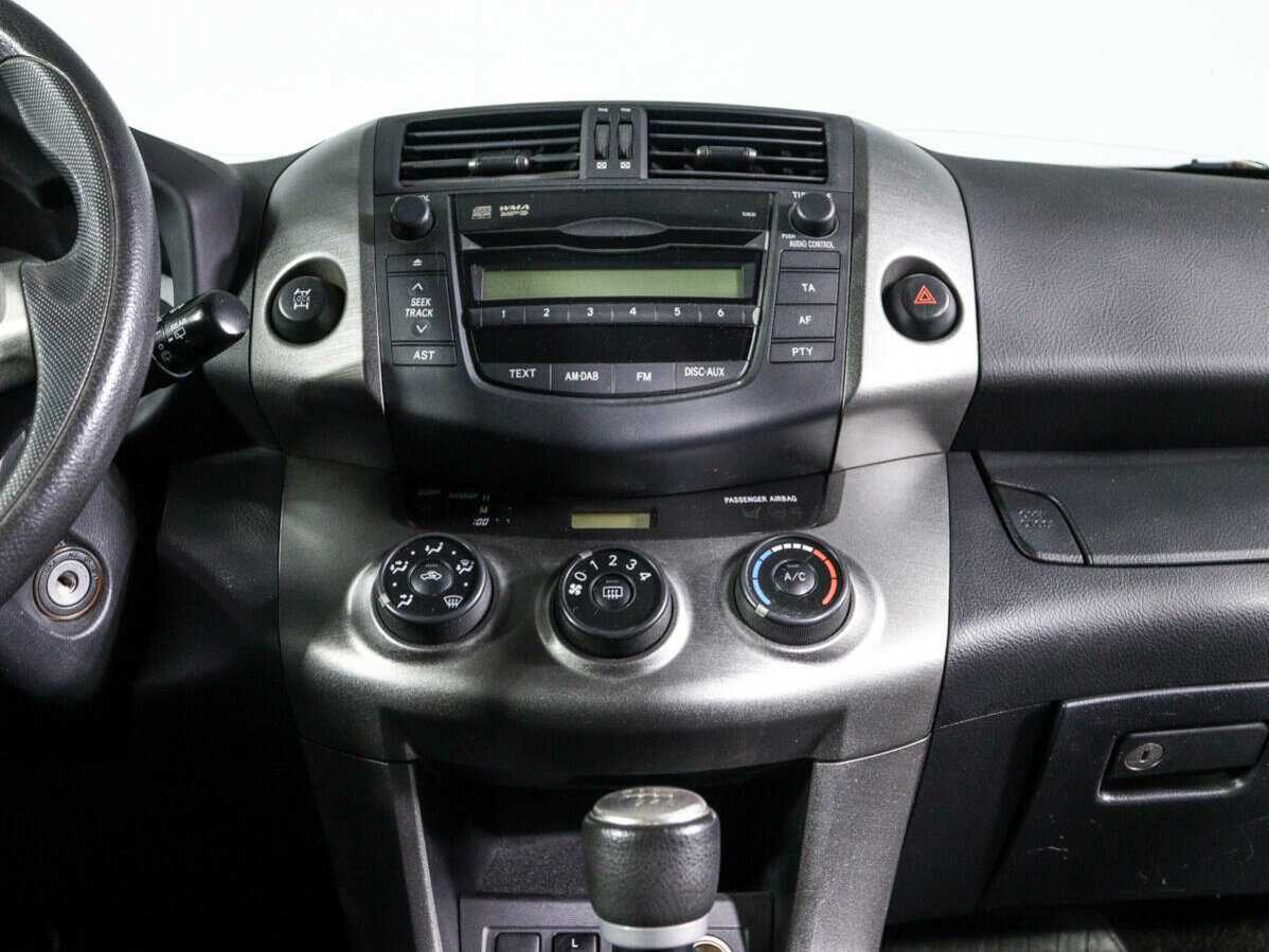 Toyota RAV4 с пробегом — 2012 год. Фото: #9