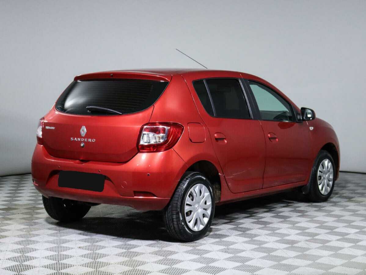 Renault Sandero с пробегом — 2015 год. Фото: #4