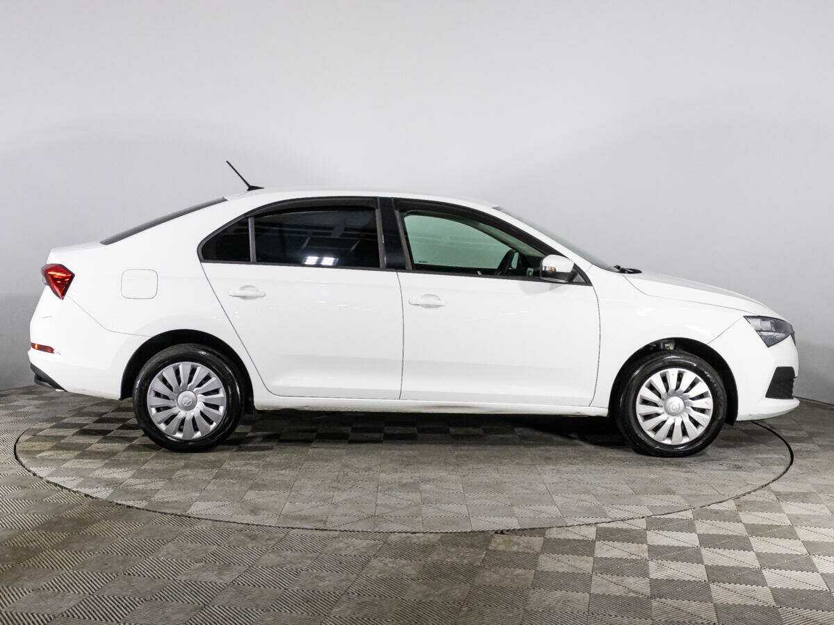 Skoda Rapid с пробегом — 2021 год. Фото: #3