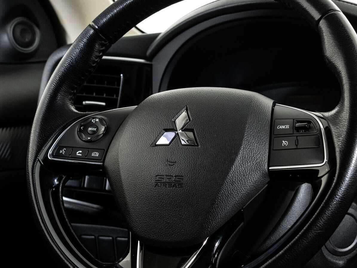 Mitsubishi Outlander с пробегом — 2018 год. Фото: #13