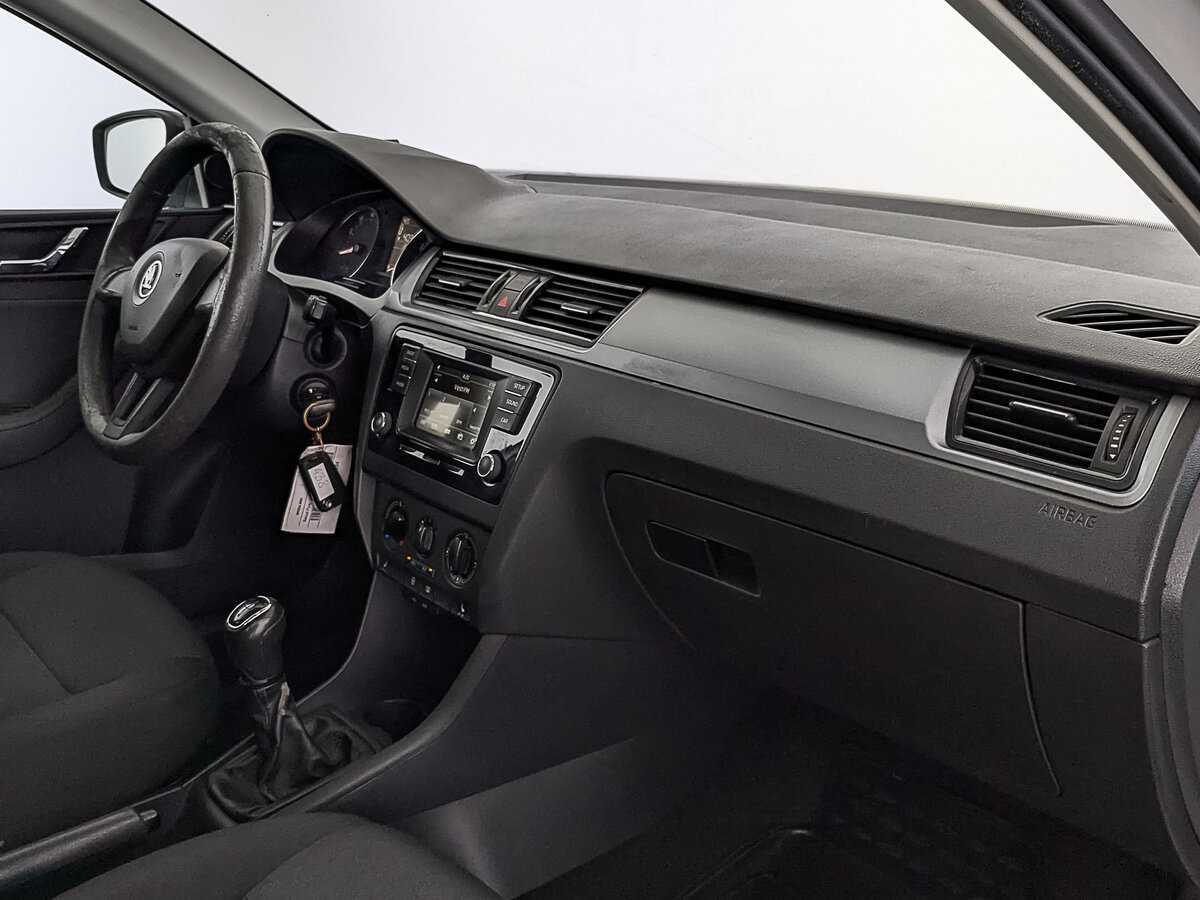 Skoda Rapid с пробегом — 2017 год. Фото: #12