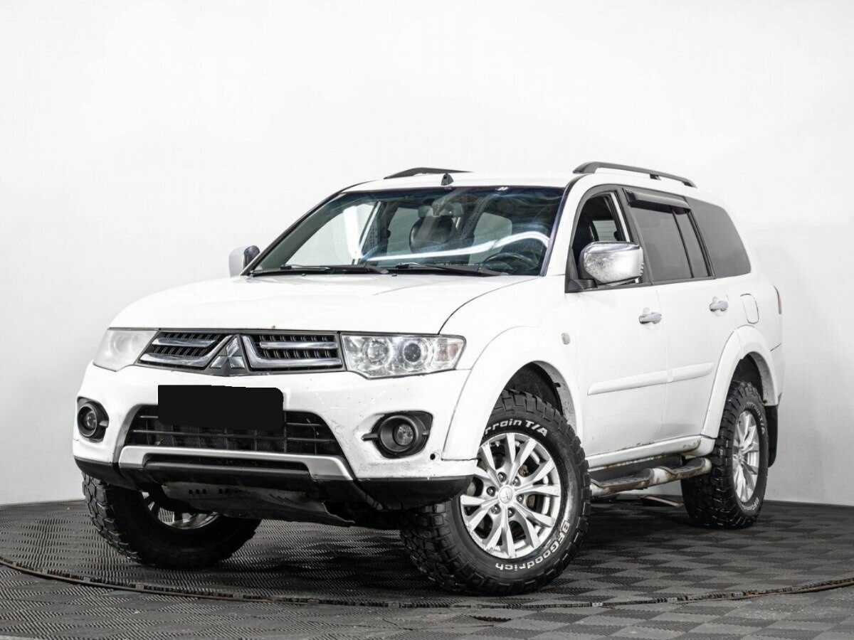 Mitsubishi Pajero Sport с пробегом — 2014 год. Фото: #0