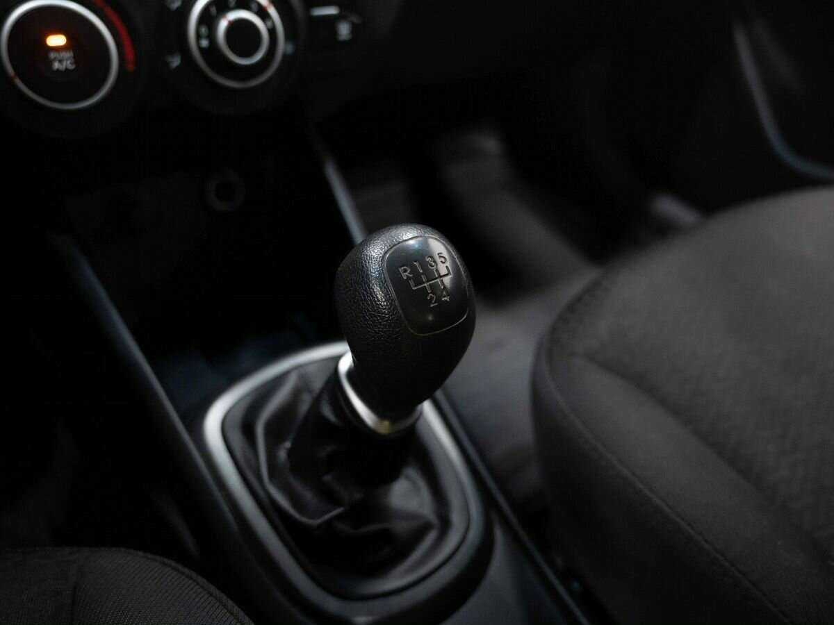 Kia Rio с пробегом — 2013 год. Фото: #16