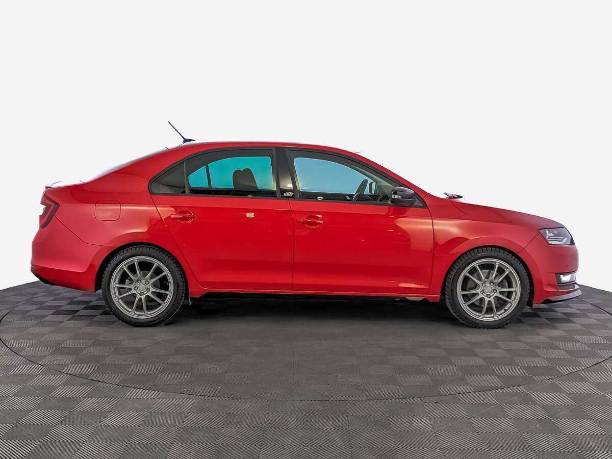 Skoda Rapid с пробегом — 2019 год. Фото: #3