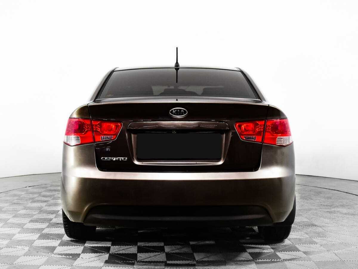 Kia Cerato с пробегом — 2012 год. Фото: #5