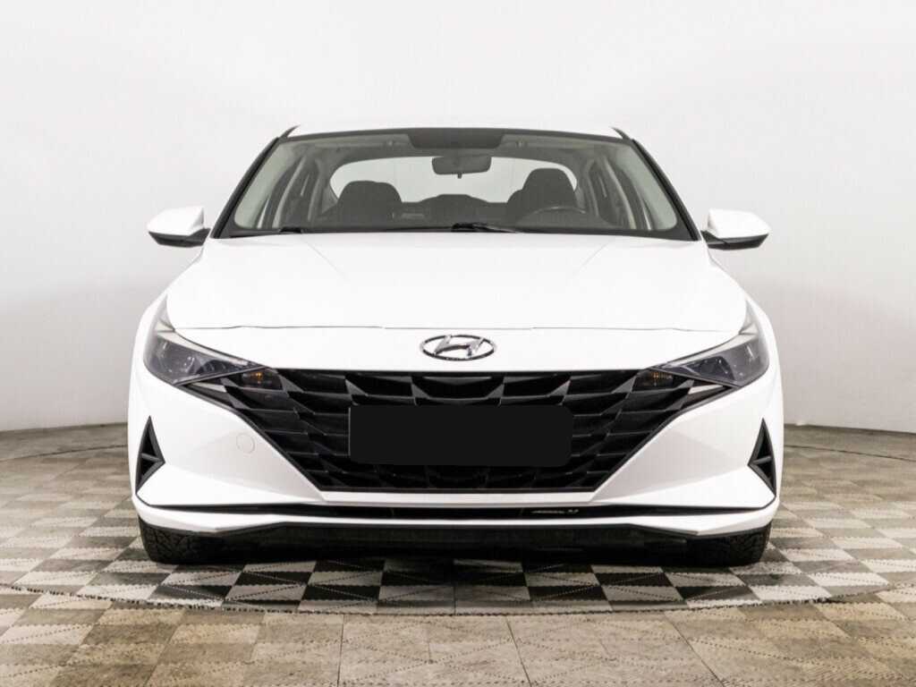 Hyundai Elantra с пробегом — 2021 год. Фото: #1
