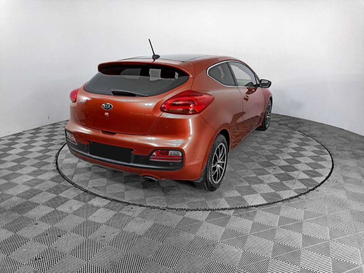 Kia Ceed с пробегом — 2013 год. Фото: #4