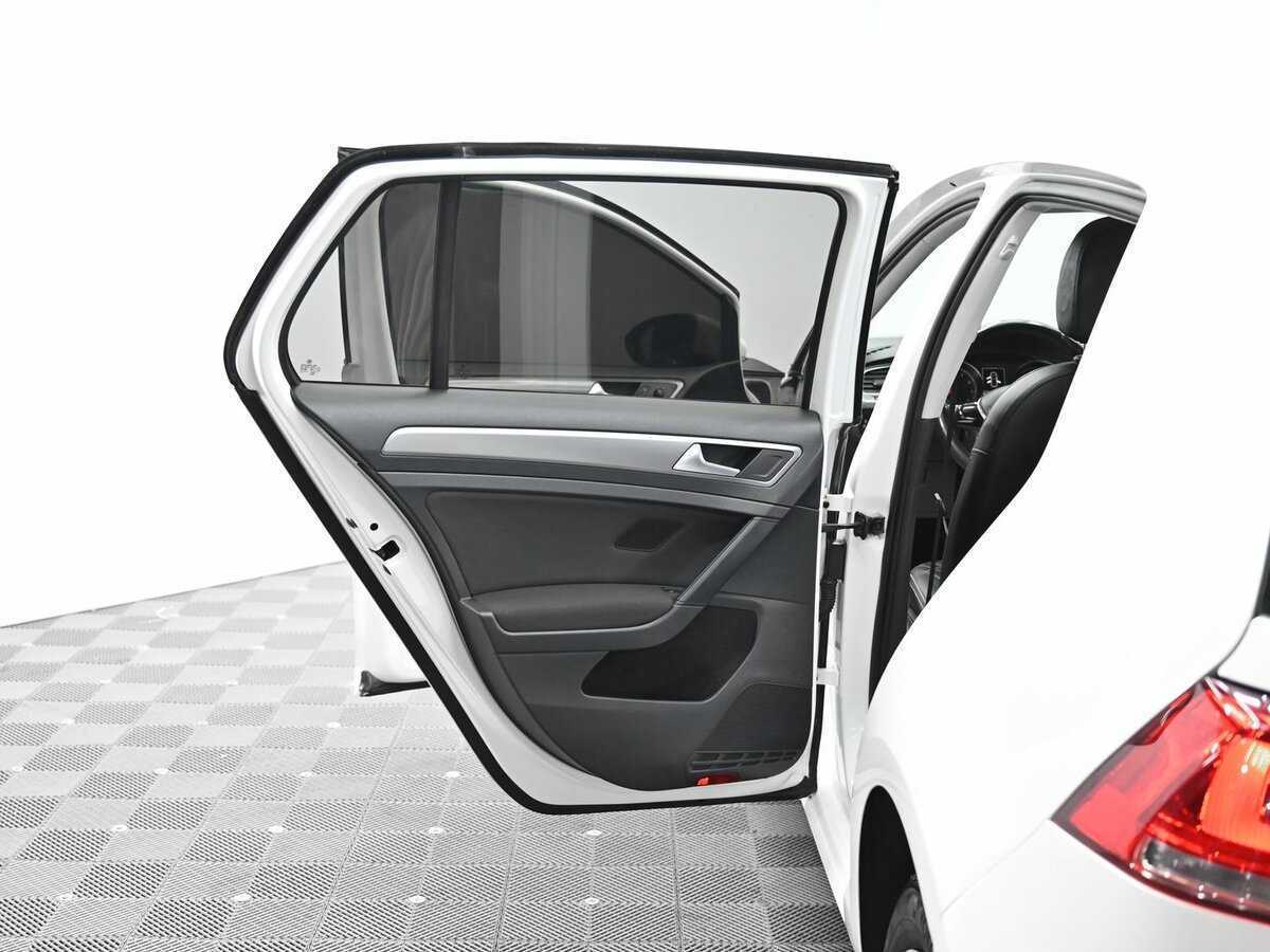 Volkswagen Golf с пробегом — 2013 год. Фото: #14