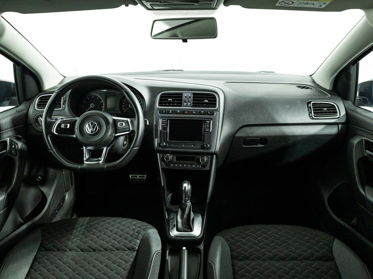 Volkswagen Polo с пробегом — 2018 год. Фото: #12