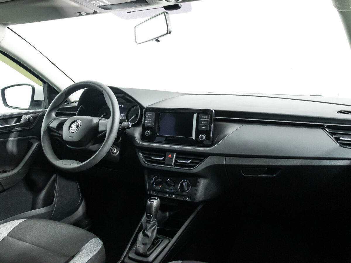 Skoda Rapid с пробегом — 2021 год. Фото: #8