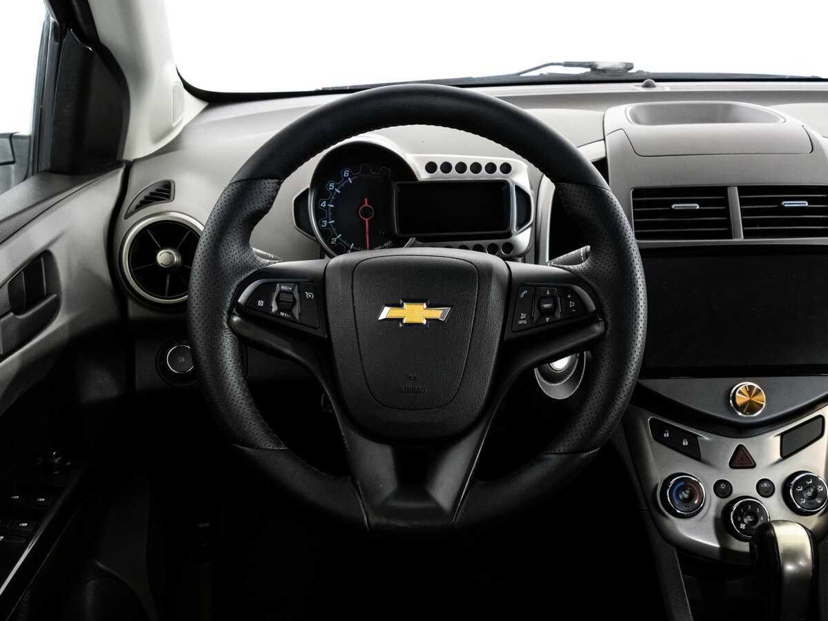 Chevrolet Aveo с пробегом — 2013 год. Фото: #11