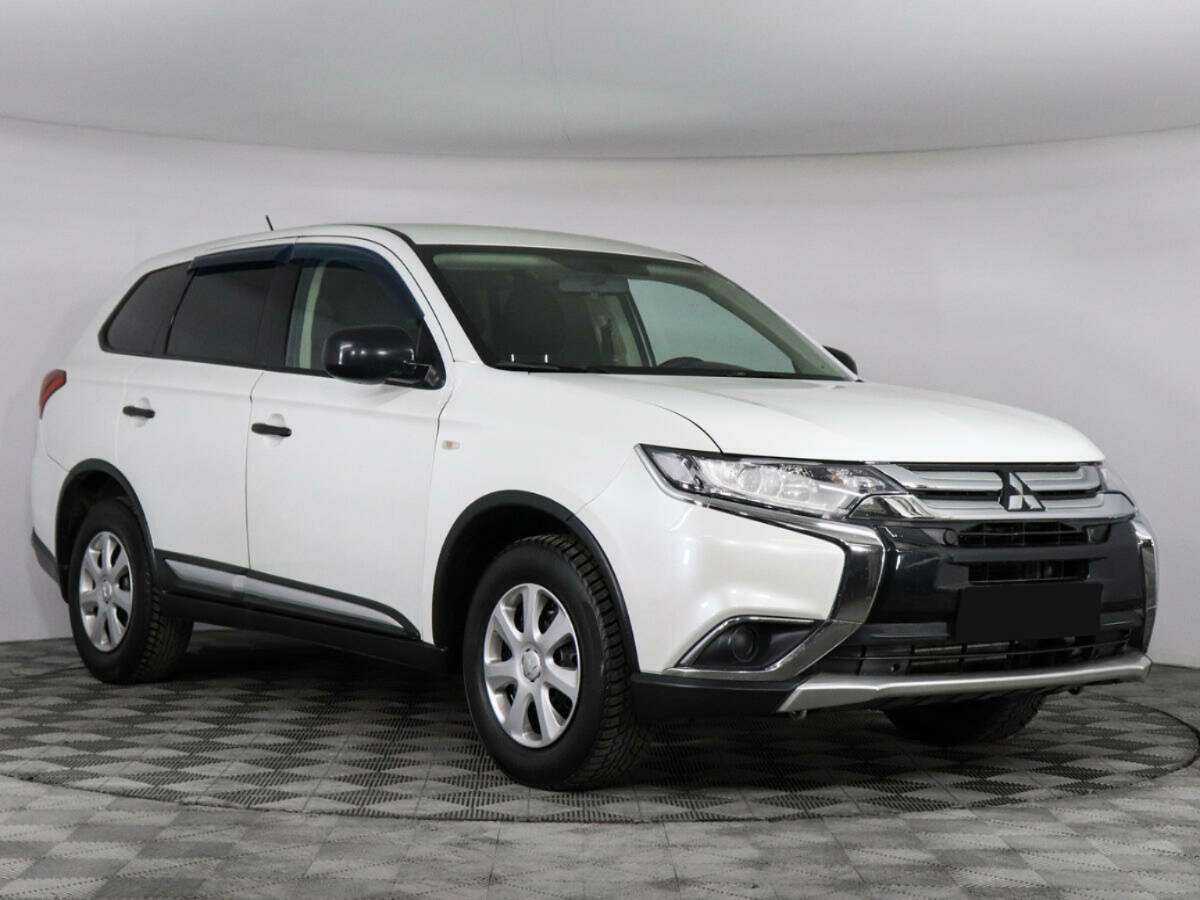 Mitsubishi Outlander с пробегом — 2015 год. Фото: #2