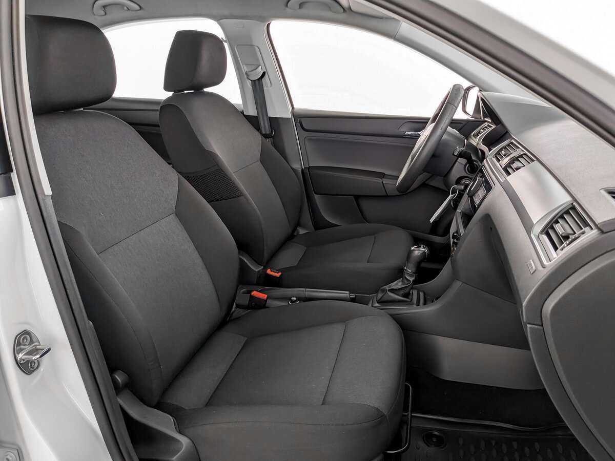 Skoda Rapid с пробегом — 2017 год. Фото: #20