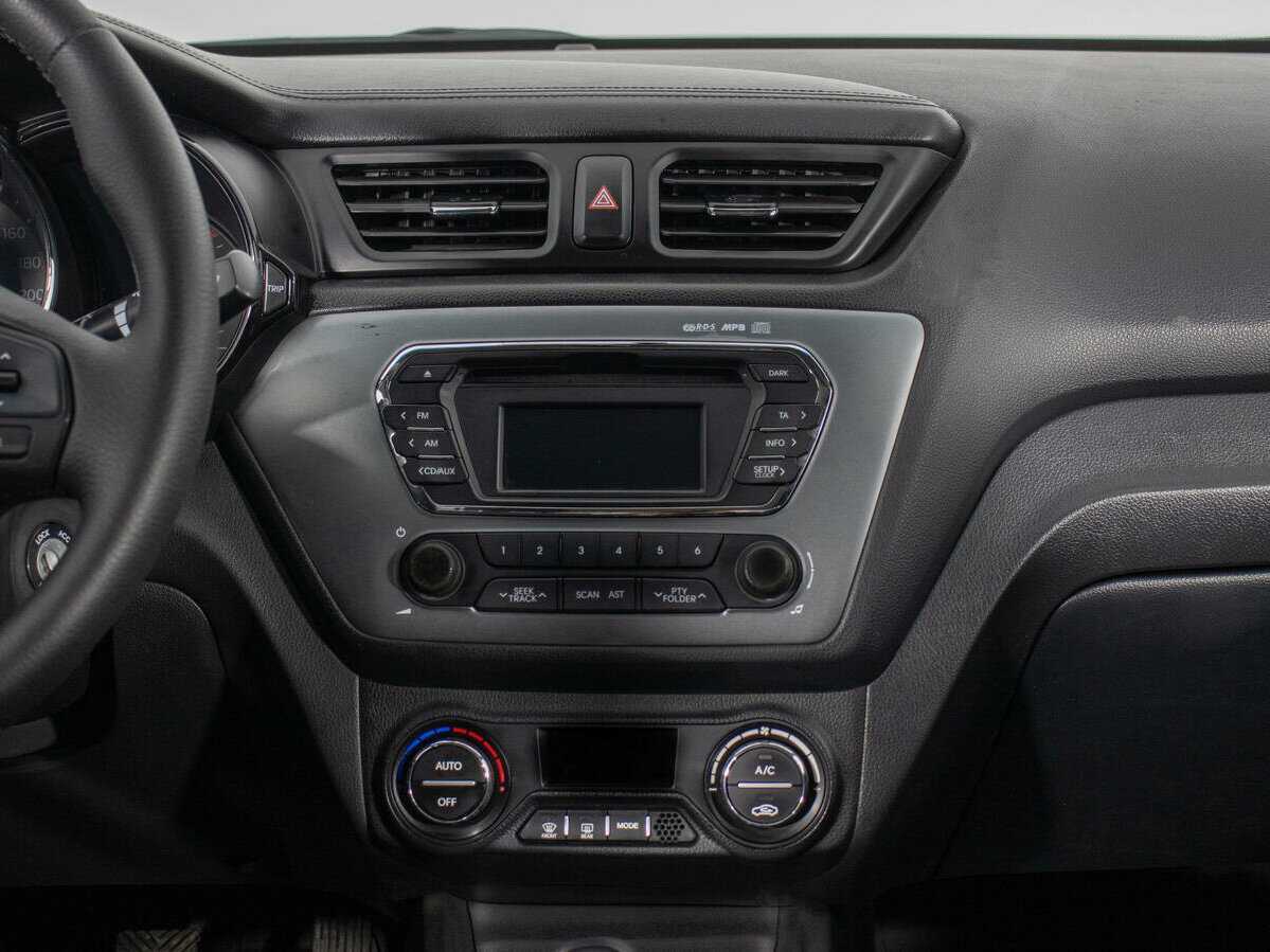 Kia Rio с пробегом — 2014 год. Фото: #13