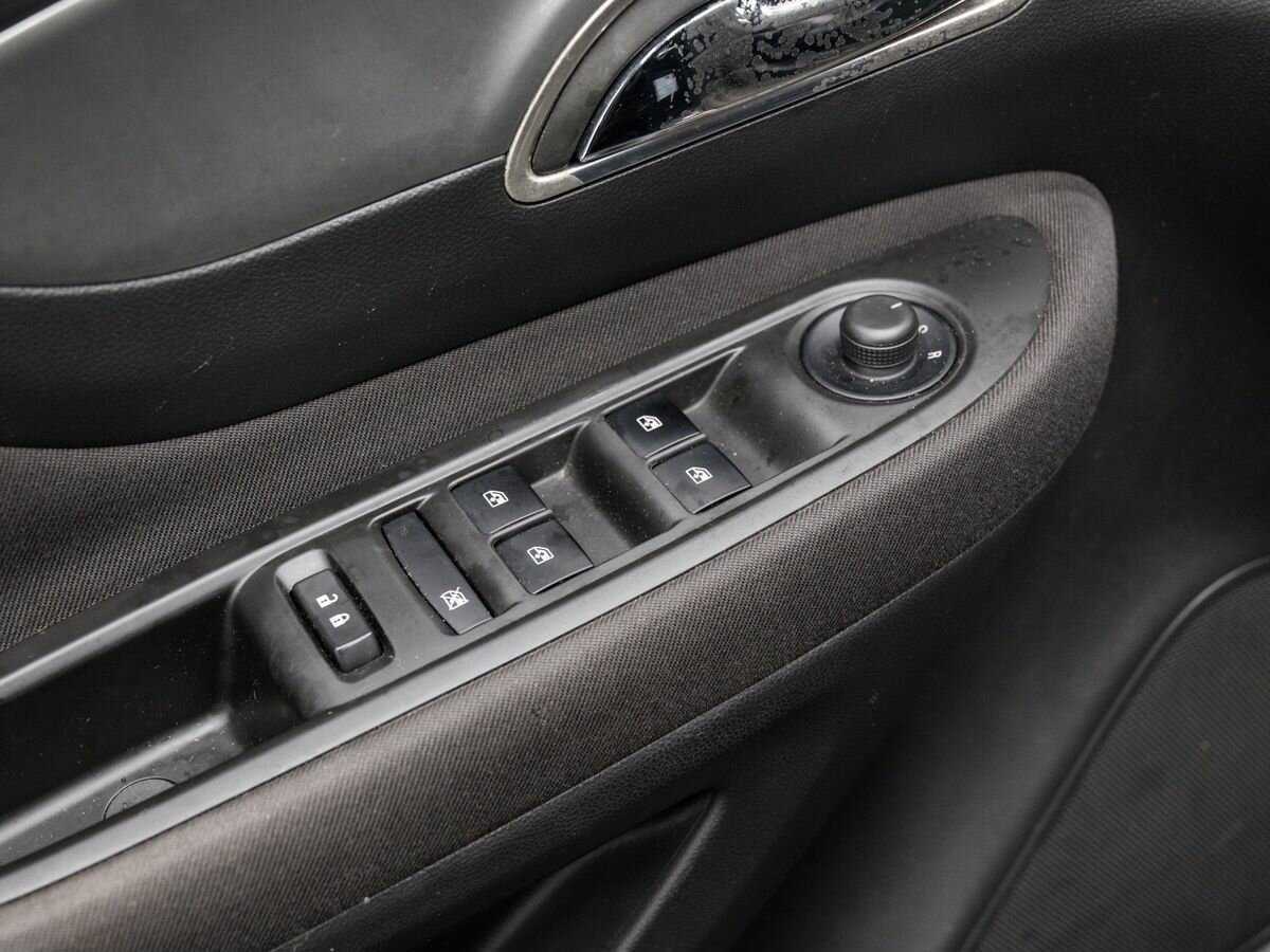 Opel Mokka с пробегом — 2012 год. Фото: #14