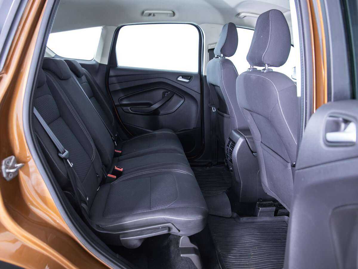 Ford Kuga с пробегом — 2017 год. Фото: #15