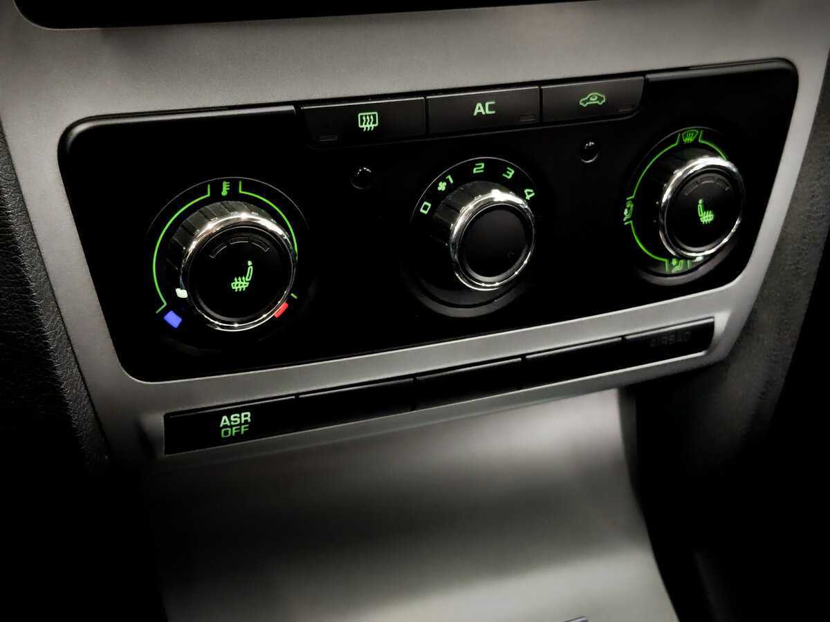 Skoda Octavia с пробегом — 2013 год. Фото: #23