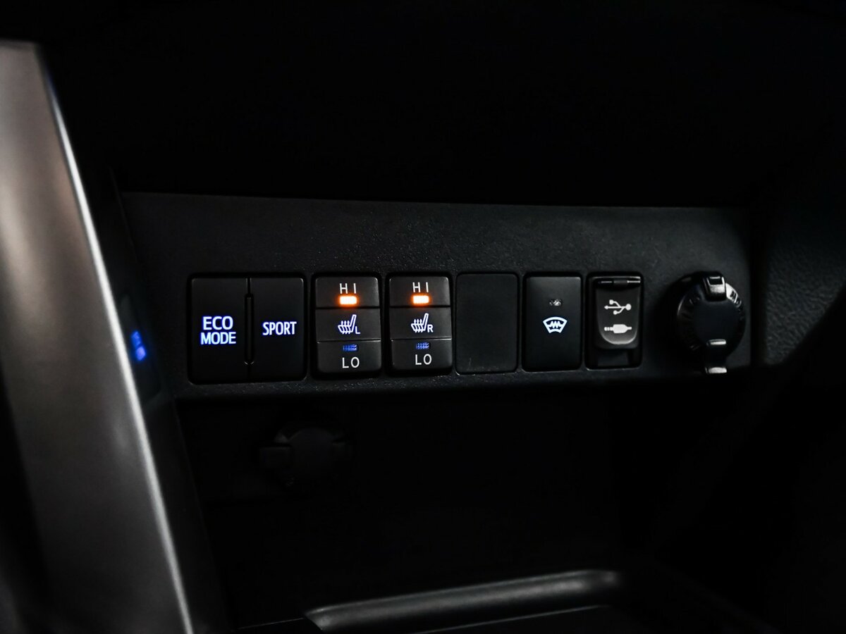 Toyota RAV4 с пробегом — 2016 год. Фото: #15