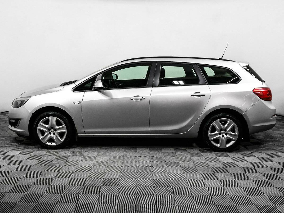 Opel Astra с пробегом — 2013 год. Фото: #7