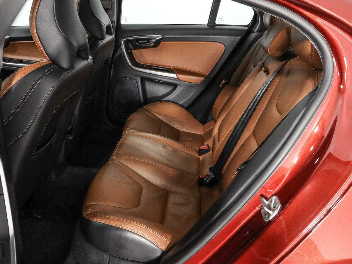 Volvo S60 с пробегом — 2014 год. Фото: #9
