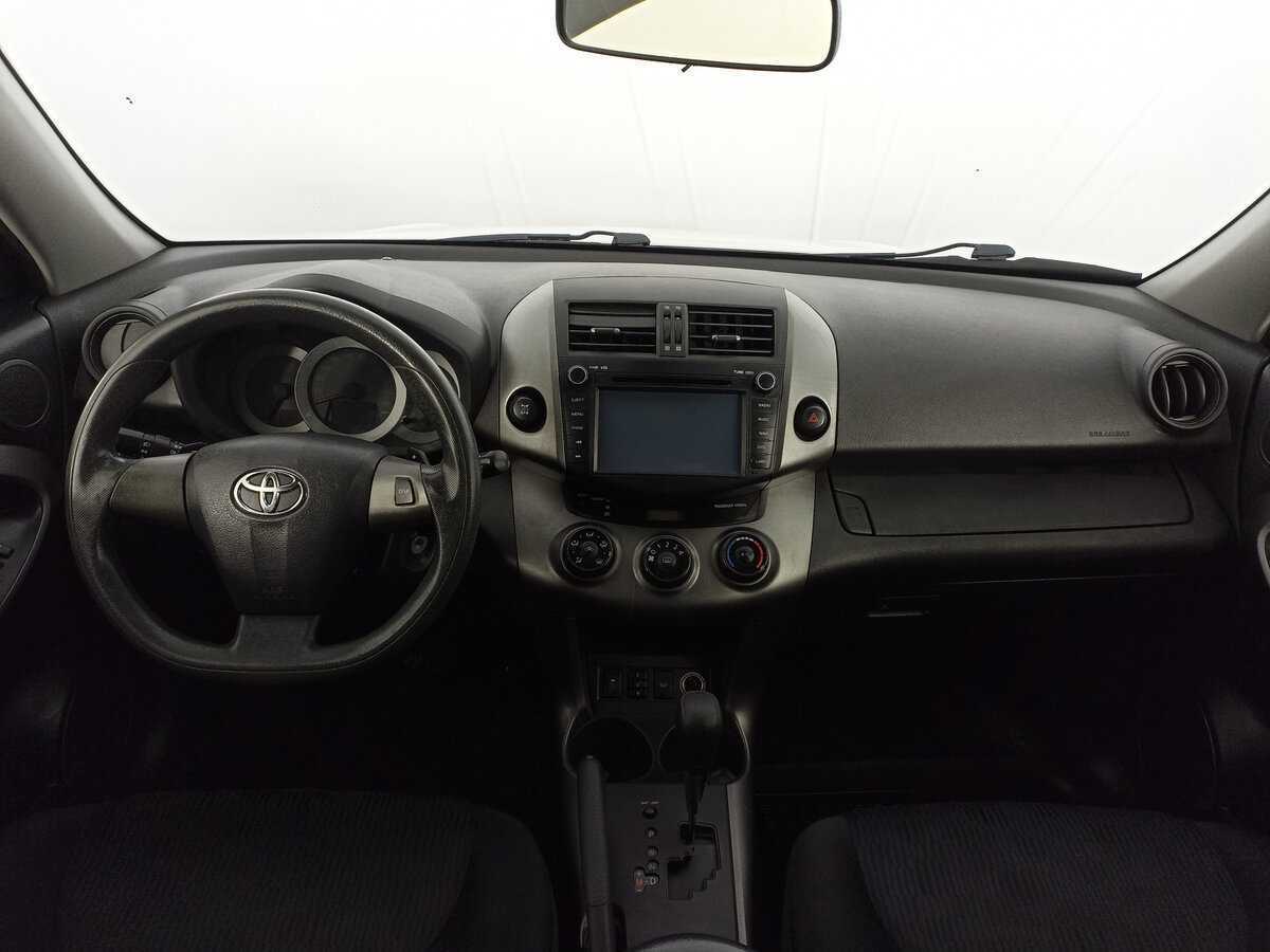Toyota RAV4 с пробегом — 2012 год. Фото: #11