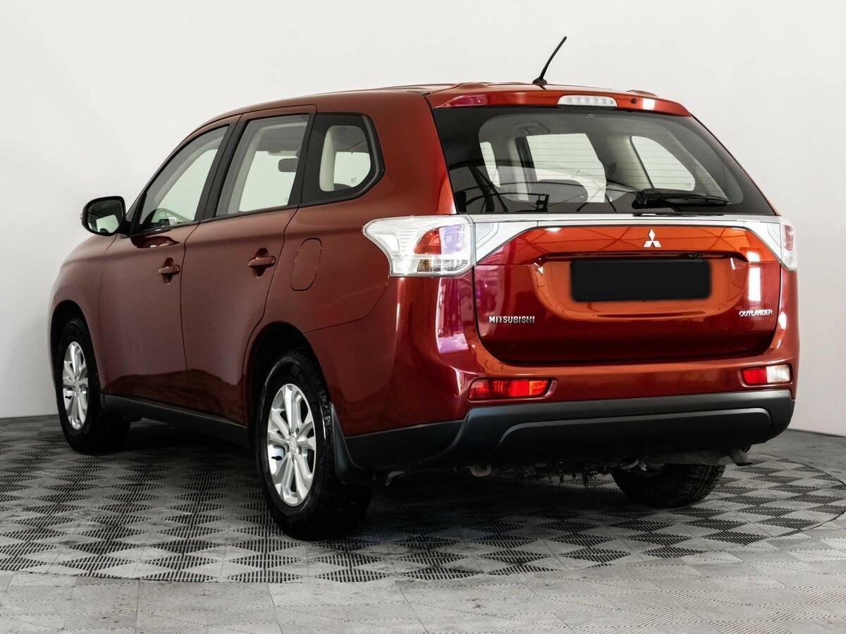 Mitsubishi Outlander с пробегом — 2014 год. Фото: #6