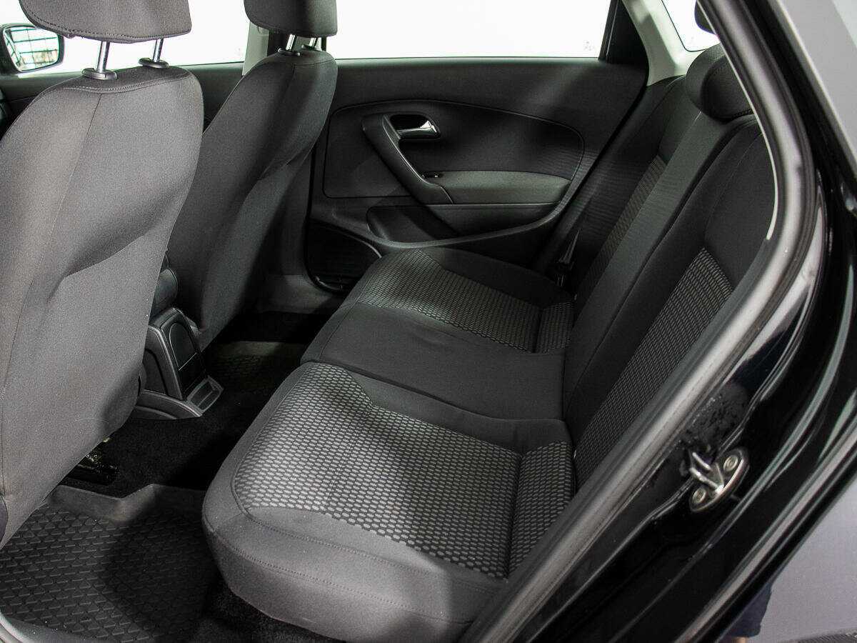 Volkswagen Polo с пробегом — 2012 год. Фото: #10