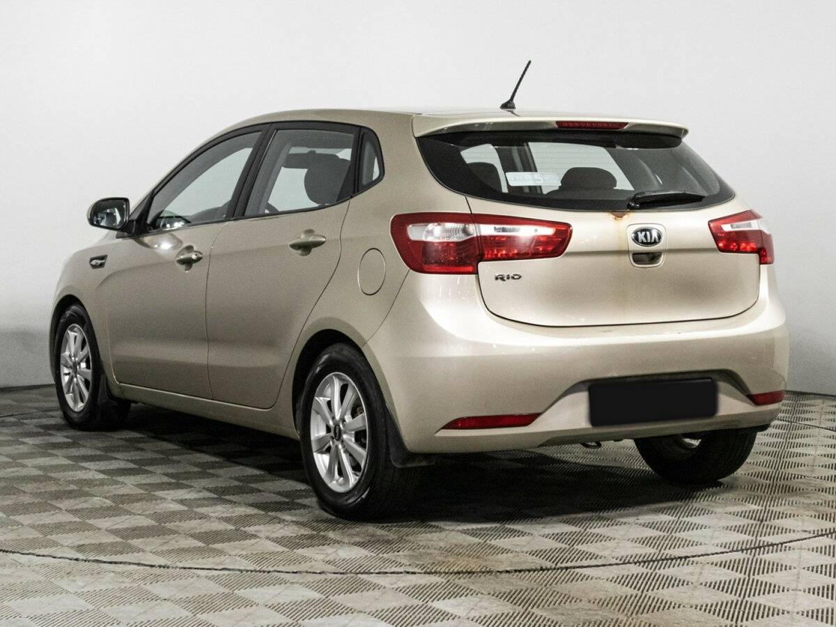 Kia Rio с пробегом — 2014 год. Фото: #6