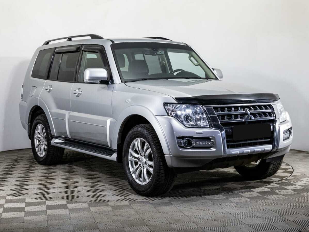 Mitsubishi Pajero с пробегом — 2017 год. Фото: #2